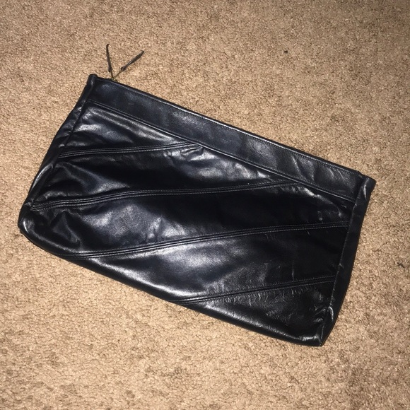 OVERSIZED VINTAGE “LEATHER” CLUTCH - Picture 2 of 6